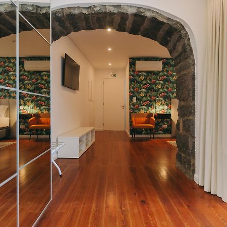 Azores Inn - Family Suites Ponta Delgada  Bilik gambar
